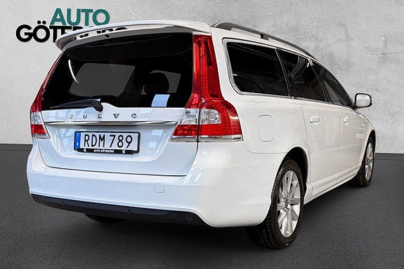 Volvo V70 4 of 17