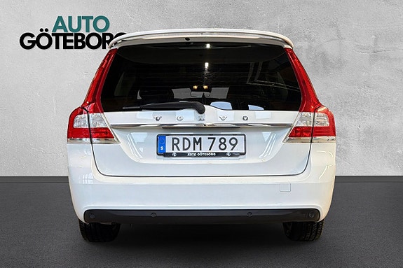 Volvo V70 5 of 17