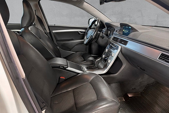 Volvo V70 10 of 17