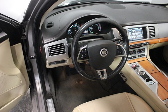 Jaguar XF 21 of 22