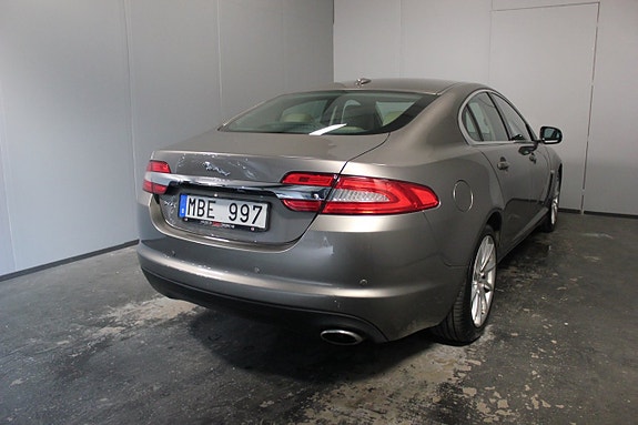Jaguar XF 4 of 22