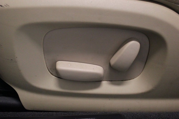 Jaguar XF 20 of 22