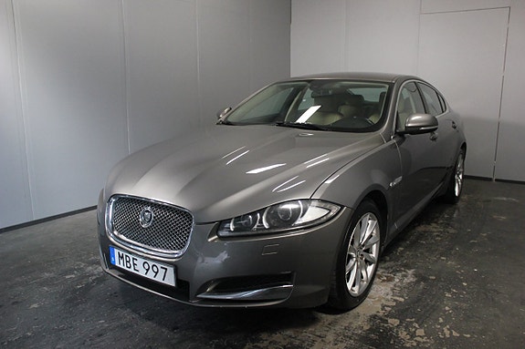 Jaguar XF 2 of 22