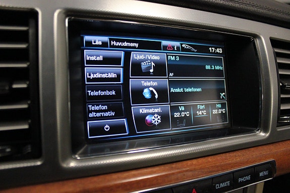Jaguar XF 19 of 22