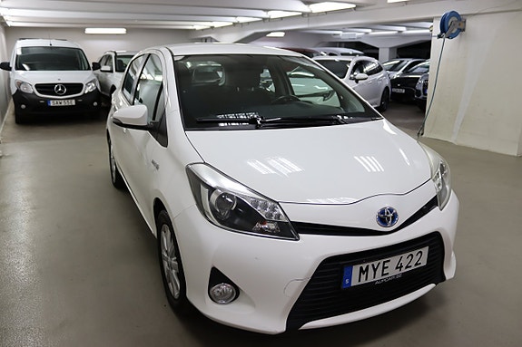 Toyota Yaris 5 of 21