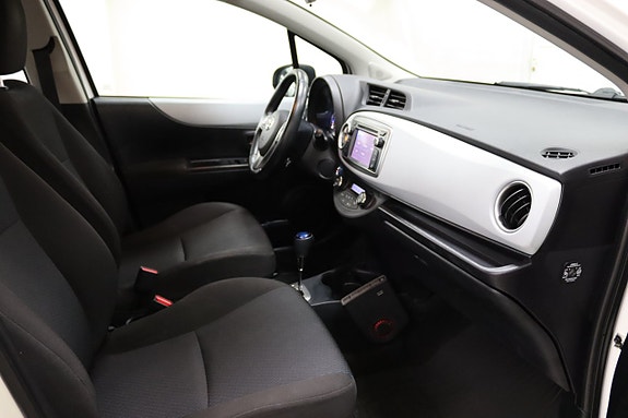 Toyota Yaris 14 of 21