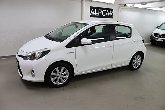 Toyota Yaris 2 of 21