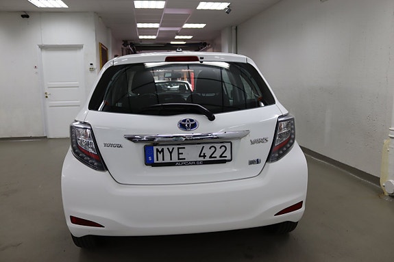 Toyota Yaris 6 of 21