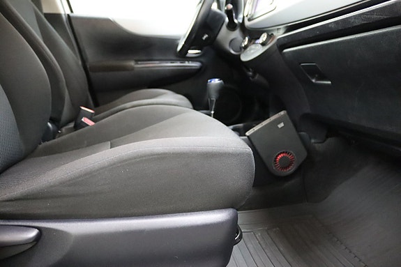 Toyota Yaris 11 of 21