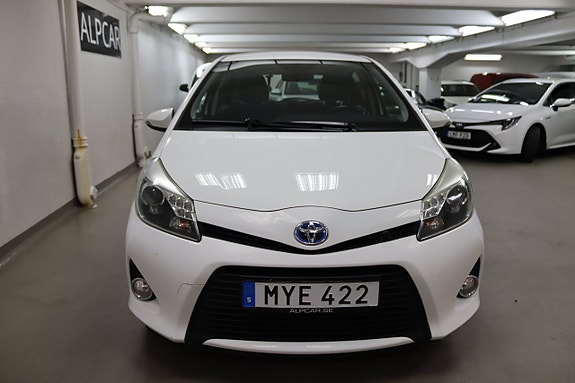 Toyota Yaris 4 of 21