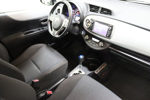 Toyota Yaris 13 of 21