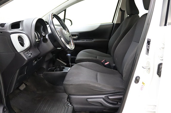 Toyota Yaris 9 of 21