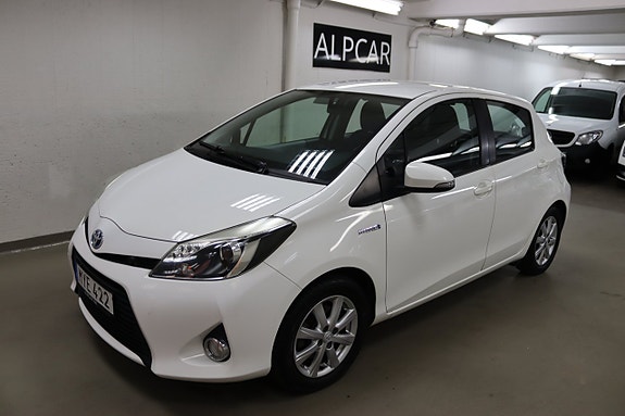 Toyota Yaris 3 of 21