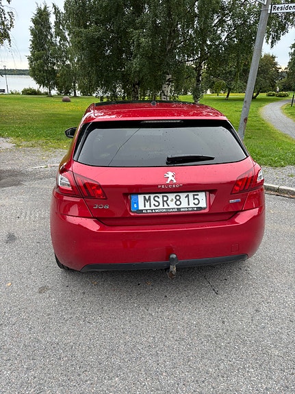 Peugeot 308 3 of 5