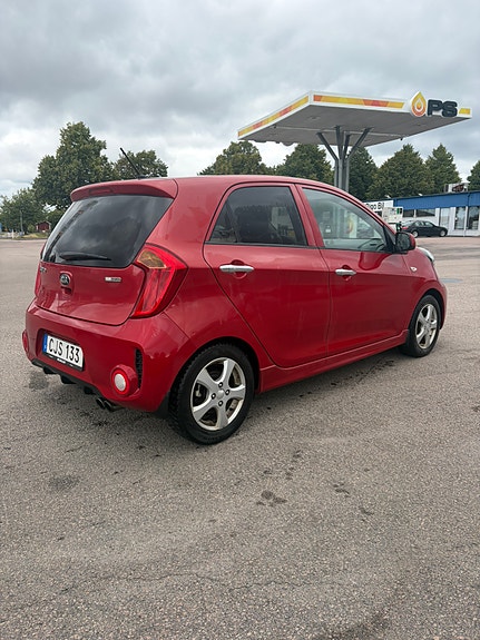 Kia Picanto 2 of 6
