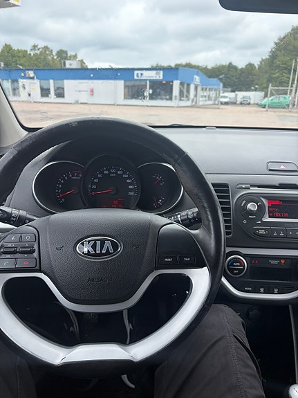 Kia Picanto 5 of 6