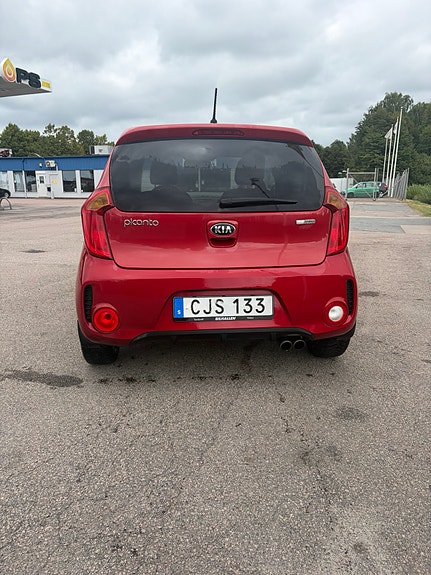 Kia Picanto 4 of 6