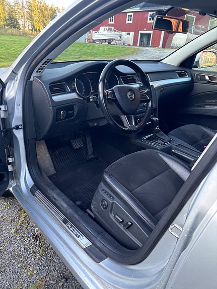 Skoda Superb 6 of 7
