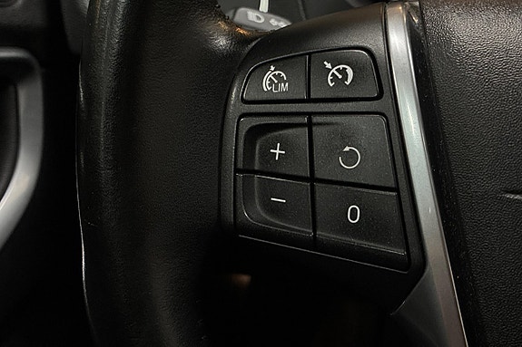 Volvo V40 Cross Country 23 of 26