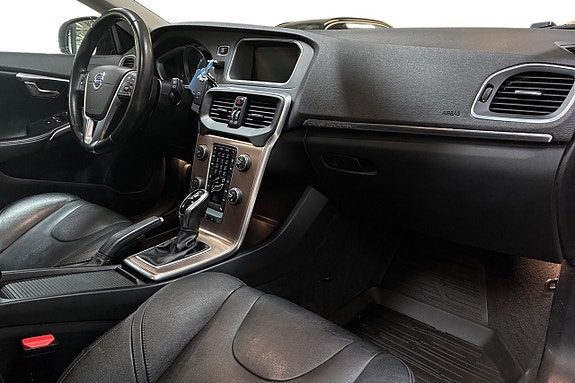 Volvo V40 Cross Country 15 of 26