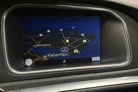 Volvo V40 Cross Country 19 of 26