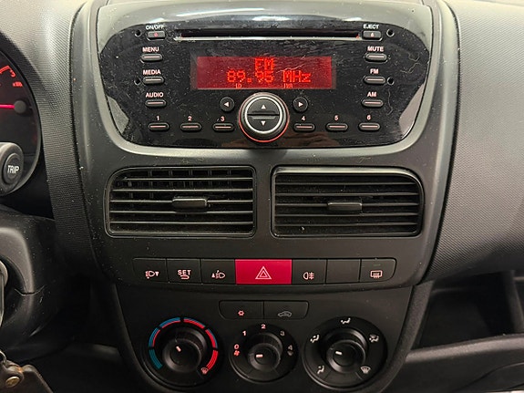 Opel Combo 17 of 18