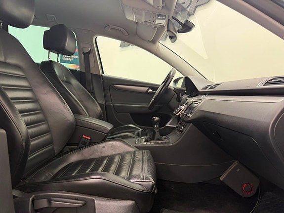 Volkswagen Passat 12 of 20