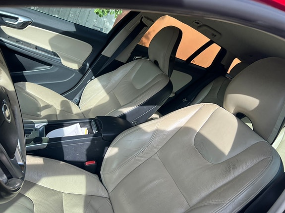 Volvo V60 7 of 13