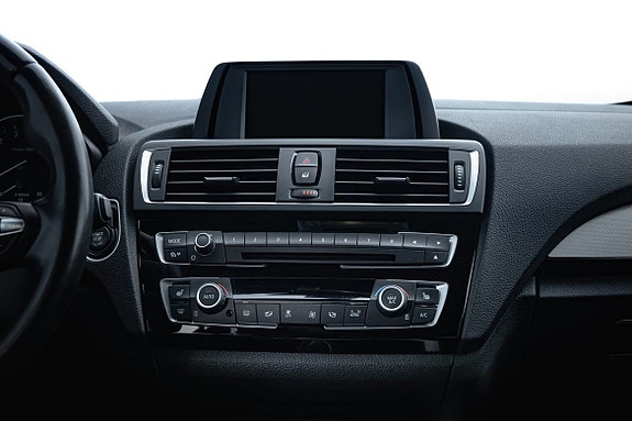 BMW 118i 16 of 25