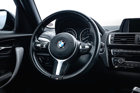 BMW 118i 13 of 25