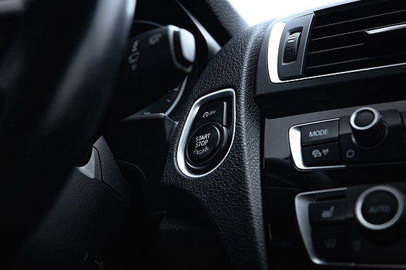 BMW 118i 17 of 25