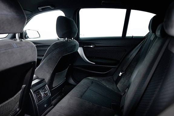 BMW 118i 14 of 25