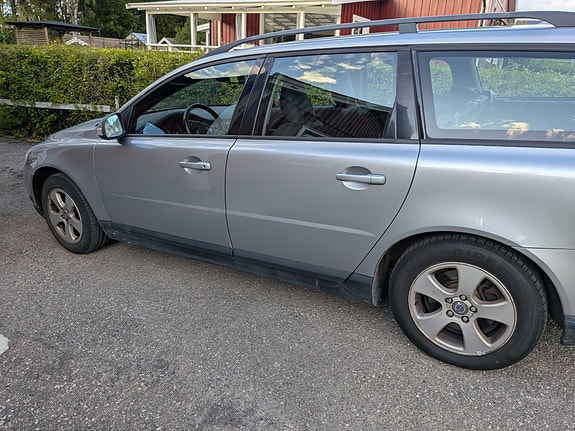 Volvo V70 5 of 9