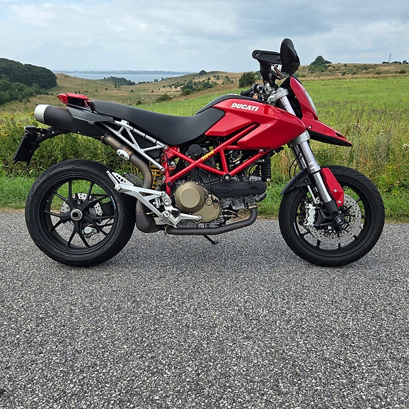 Ducati Hypermotard 1100 2 of 3