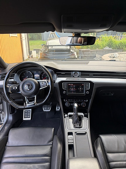Volkswagen Passat 7 of 11