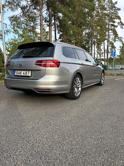 Volkswagen Passat 5 of 11