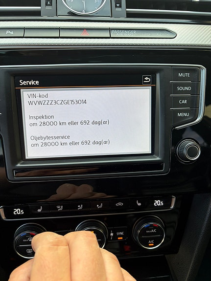 Volkswagen Passat 11 of 11