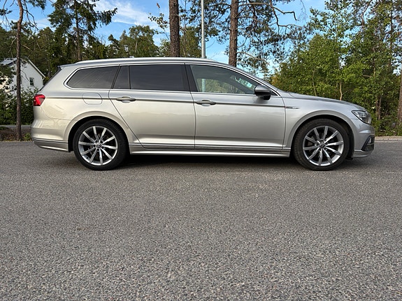 Volkswagen Passat 4 of 11