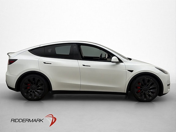 Tesla Model Y 10 of 30