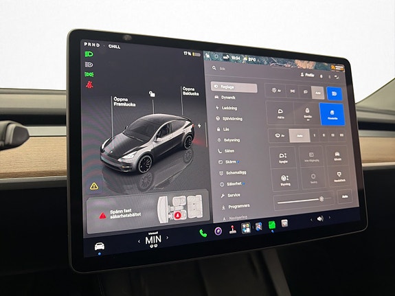 Tesla Model Y 23 of 30