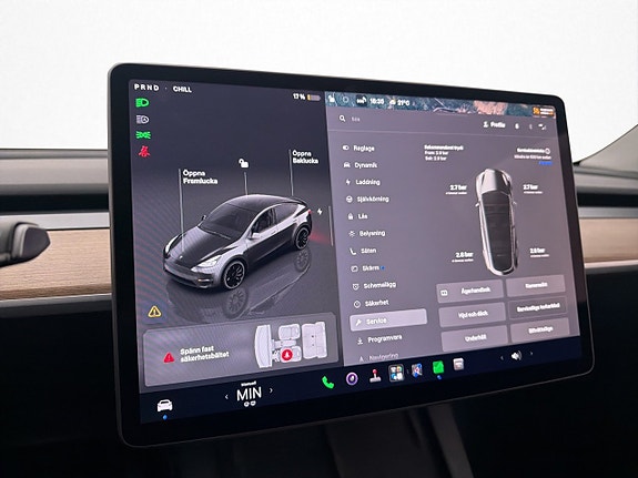 Tesla Model Y 27 of 30