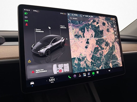 Tesla Model Y 24 of 30