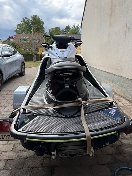 Kawasaki Jet Ski Ultra 310X 5 of 5