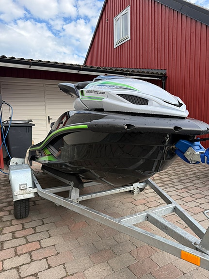 Kawasaki Jet Ski Ultra 310X 2 of 5