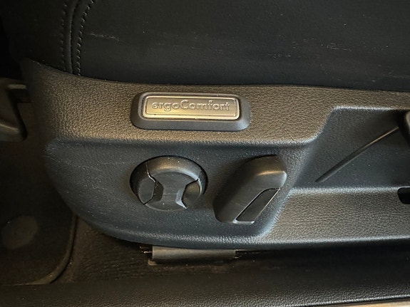 Volkswagen Passat 25 of 30