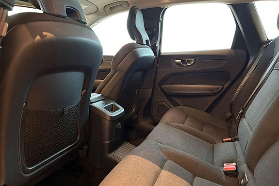 Volvo XC60 14 of 22