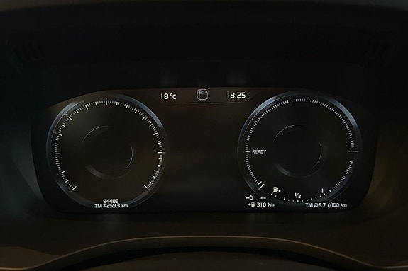 Volvo XC60 16 of 22