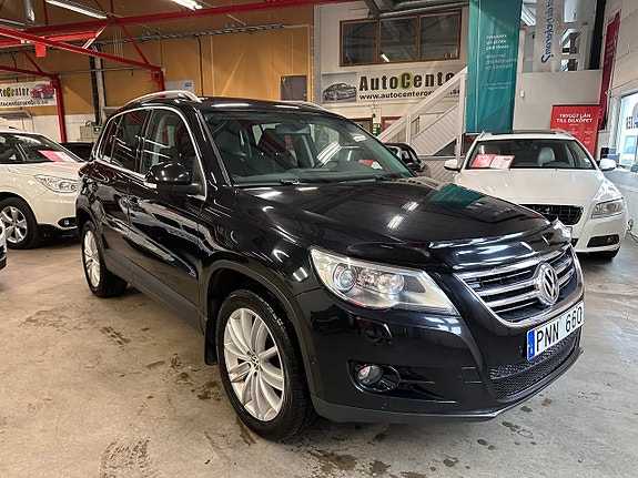 Volkswagen Tiguan 3 of 9