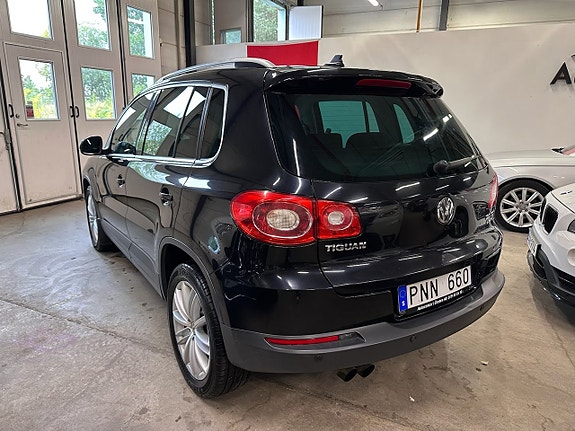 Volkswagen Tiguan 5 of 9