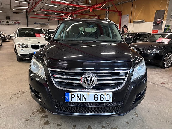 Volkswagen Tiguan 2 of 9